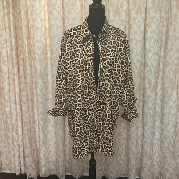 H&M Tops - H&M Leopard Print Oversized Button Up Tunic Top Medium